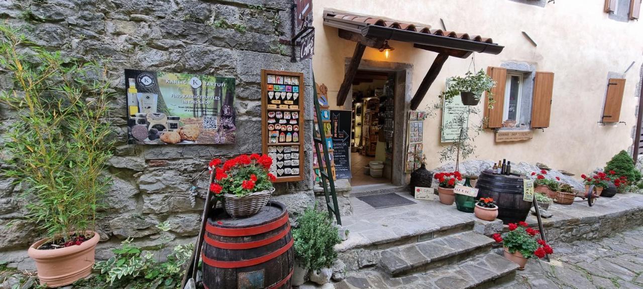 Apartment Hum-The Smallest Town In The World Kültér fotó